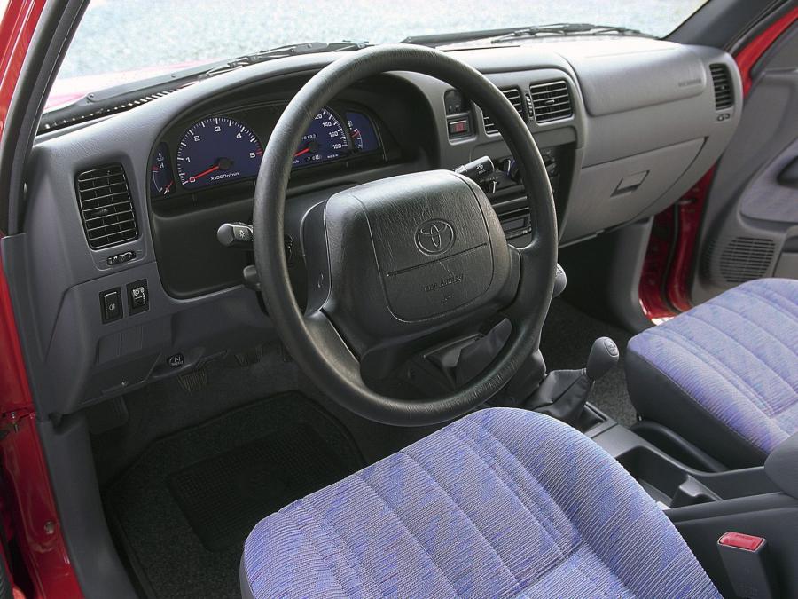  Toyota Hilux Xtra Cab 1997 года  (фото 3 из 9)